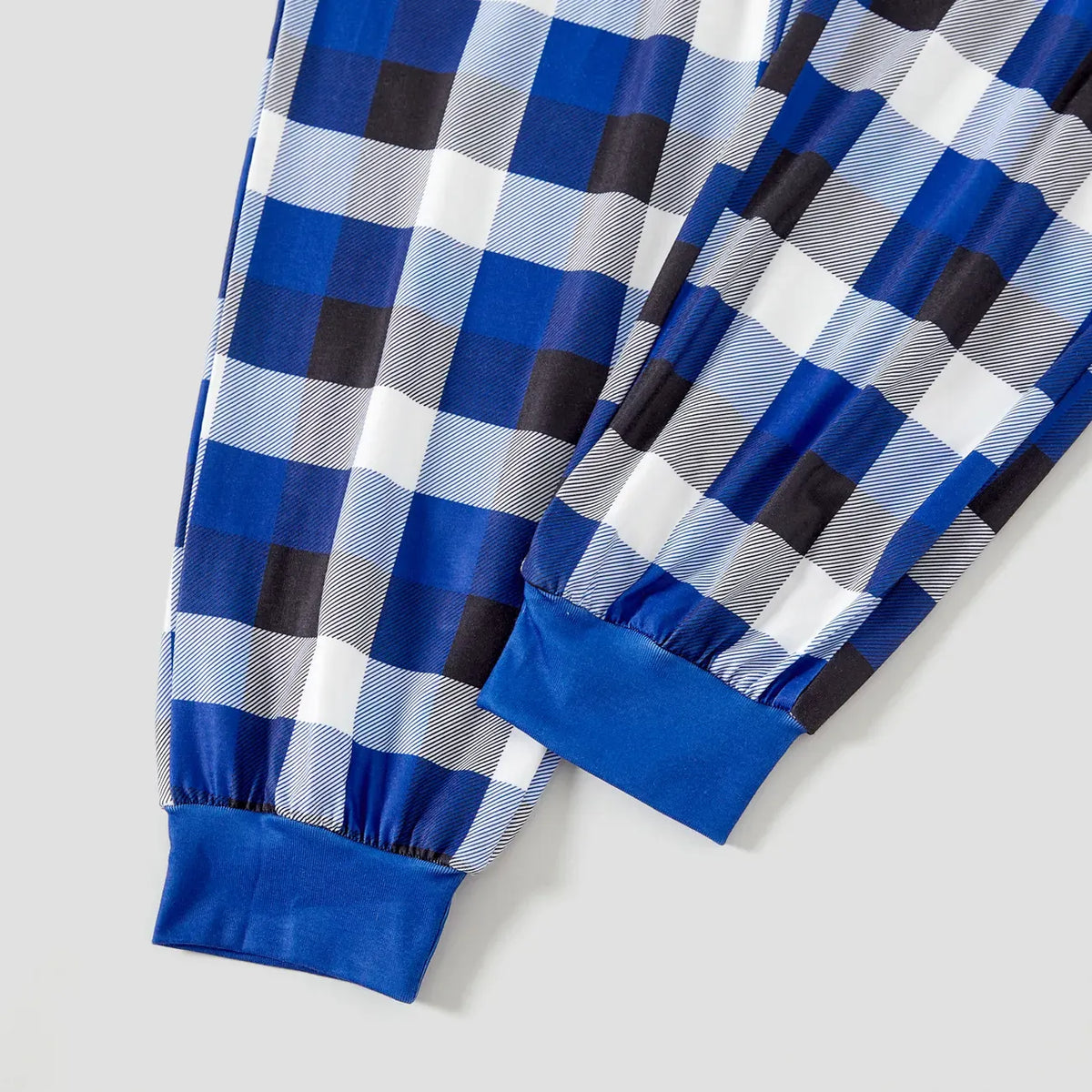 "We are Family 2025 Christmas Make Memories Together" Slogan Print Blue Long Sleeve with Versatile Blue and White Plaid Pants Family Matching Pajamas