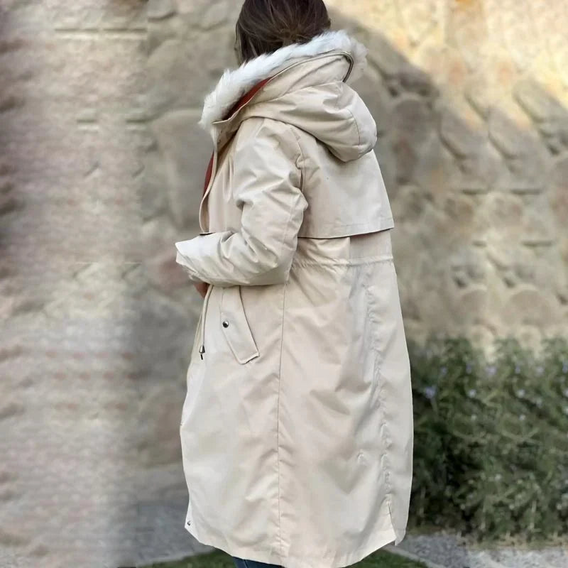 Women's winter parka with hood and fur collar